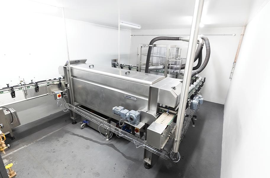 Tunnels Tunnels A tunnel used by food and beverage manufacturers for in-container pasteurization